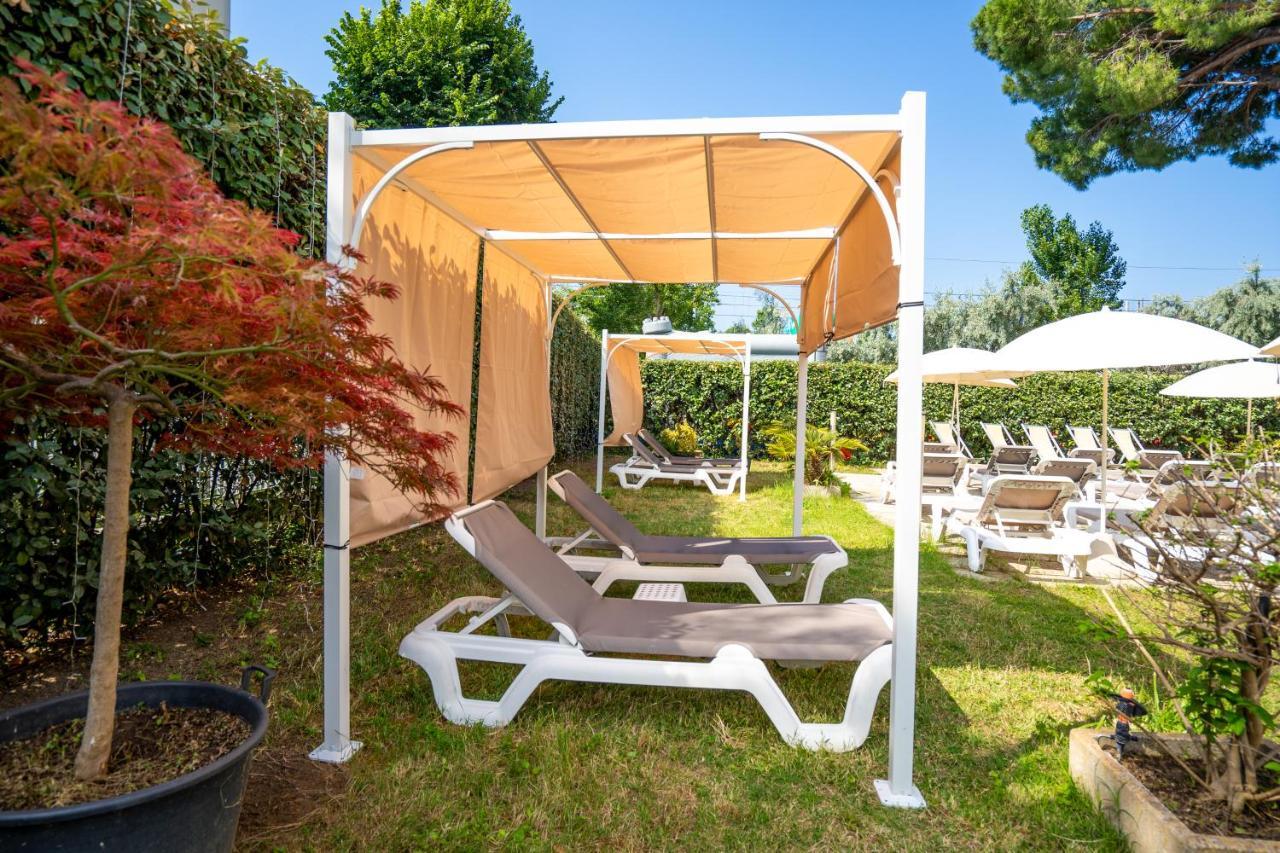 Lotus Hotel All Inclusive & Spiaggia Rimini Eksteriør bilde