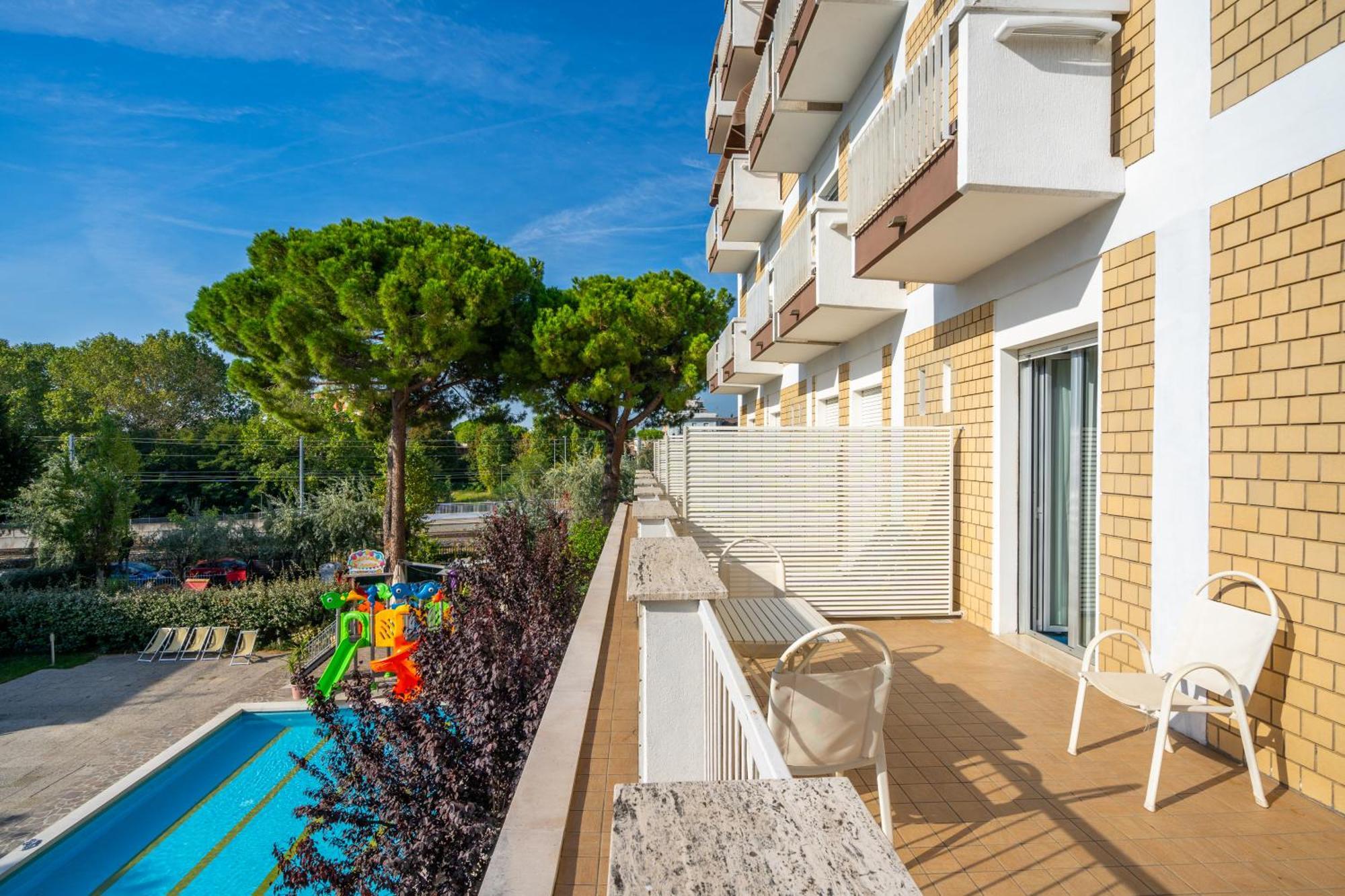 Lotus Hotel All Inclusive & Spiaggia Rimini Eksteriør bilde